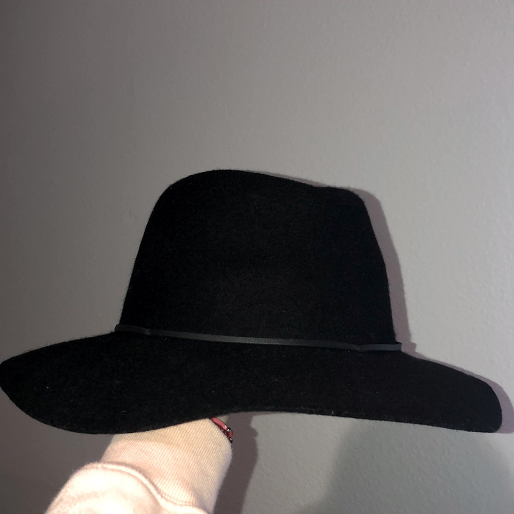 Black floppy hat
